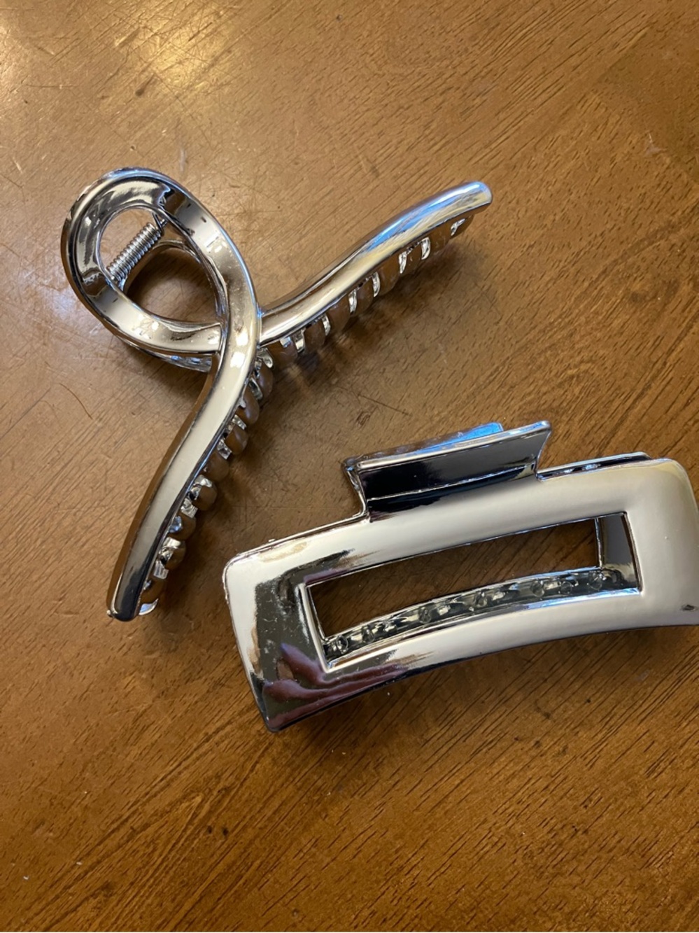 Oversized claw clips - hair clips